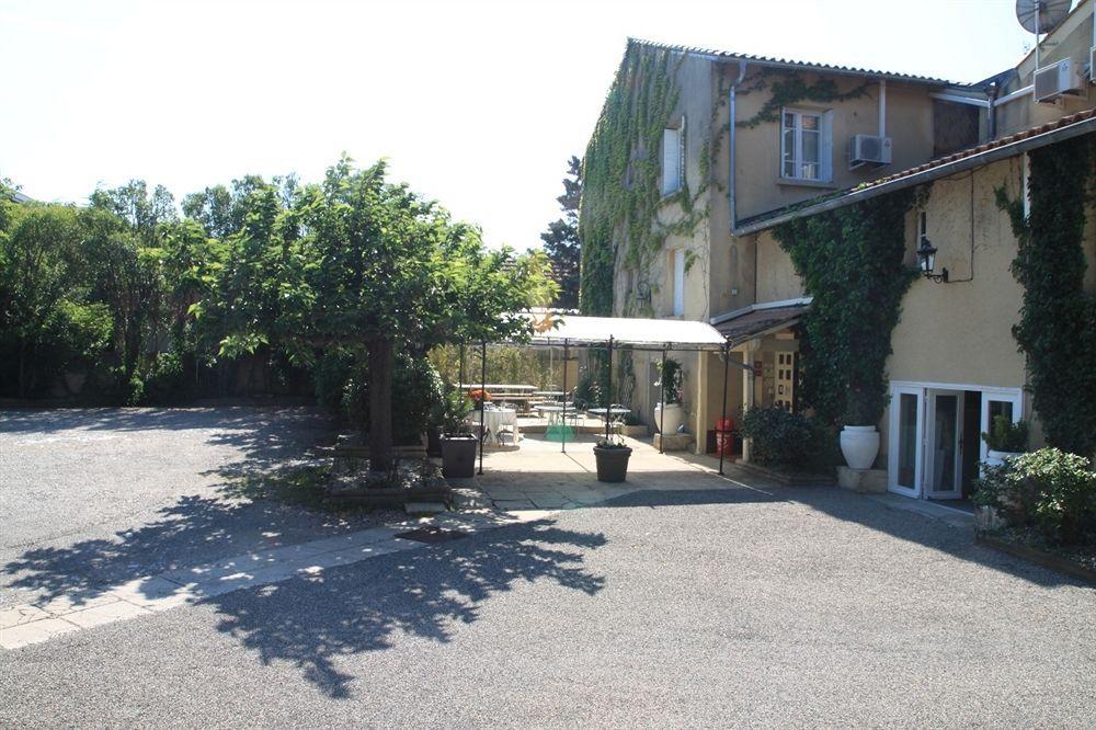 Hotel Ermitage Les Angles (Gard) Exterior foto