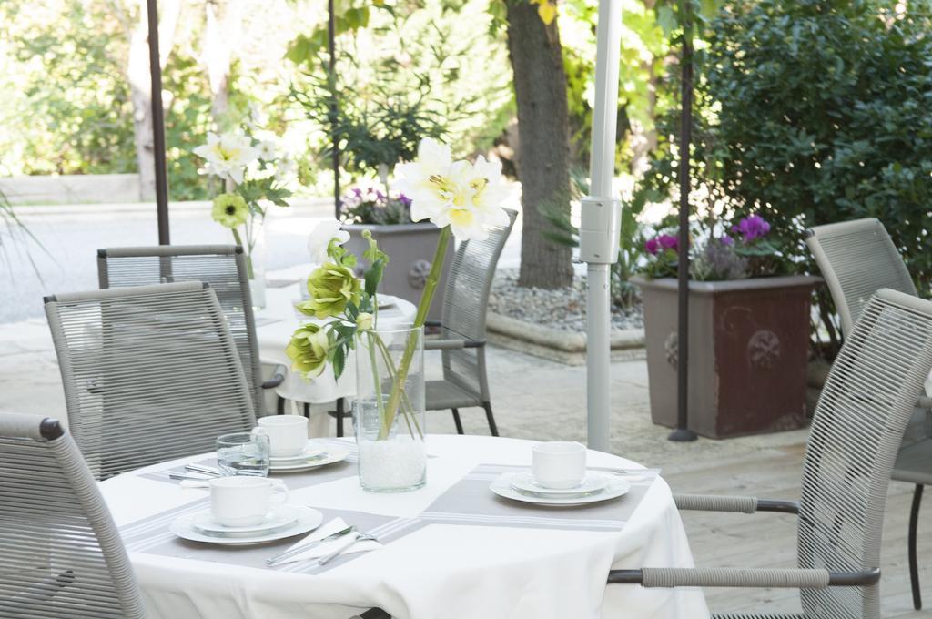 Hotel Ermitage Les Angles (Gard) Exterior foto